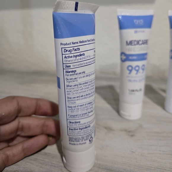 Medicare hand sanitizer  99% germ elimination 4 pack - Picture 3 of 7